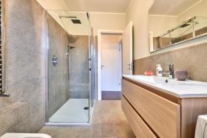 A bathroom at Il SOLE HOUSE