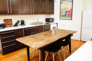 Beautiful Bohemian 2BR flat in the Cowgate