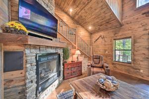 Luxe Cabin with Hot Tub and Tesla Charging Station!