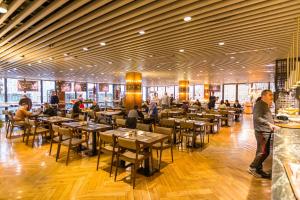 Um restaurante ou outro lugar para comer em Sura Hagia Sophia Hotel