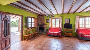 Postel nebo postele na pokoji v ubytování Casa Levante Almachar by Ruralidays + 20 fotografií