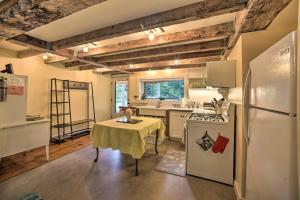 Φωτογραφία από το άλμπουμ του Historic Catskills Home, Near Willowemoc Creek! σε Livingston Manor +47 φωτογραφίες