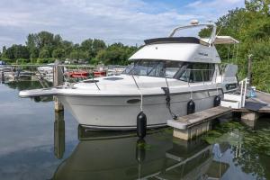 Riverscapes heated cruiser FRENCH LEAVE