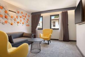 Зона вітальні в Days Hotel by Wyndham Ankara Cankaya