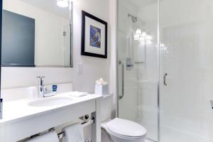 Vannituba majutusasutuses Vista LIC Hotel, Premier Collection by Best Western