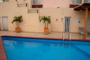 Bazén v ubytování Hotel Santa Irene Guadalajara nebo v jeho okolí