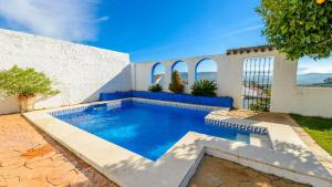 Bazén v ubytování Casa Carmela Priego de Cordoba by Ruralidays nebo v jeho okolí + 16 fotografií