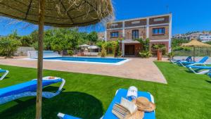 Bazén v ubytovaní Casita De Rufo Cenes de la Vega by Ruralidays alebo v jeho blízkosti