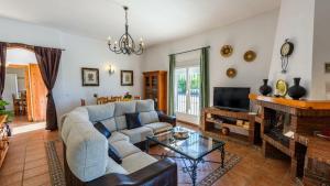 Μια τηλεόραση ή/και κέντρο ψυχαγωγίας στο Villa Galiano Alhaurin de la Torre by Ruralidays