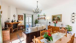 Χώρος καθιστικού στο Villa Galiano Alhaurin de la Torre by Ruralidays