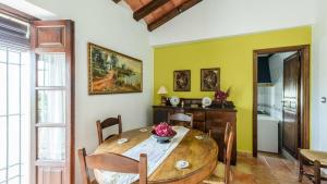 Galeriebild der Unterkunft Casa La Vina del Arenal Pizarra by Ruralidays in Pizarra