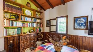 Die Bibliothek in der Villa