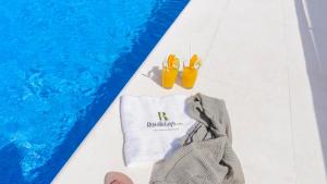 Basen w obiekcie Casa Jacaranda El Gastor by Ruralidays lub w pobliżu