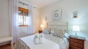 A bed or beds in a room at Casa Mari de Almogia by Ruralidays