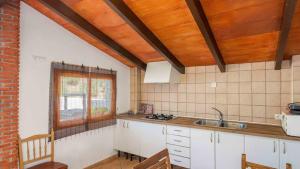 A kitchen or kitchenette at Casa Mari de Almogia by Ruralidays