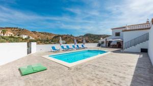 The swimming pool at or close to Casa Mari de Almogia by Ruralidays