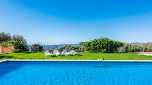 The swimming pool at or close to Casa Rural Azahar Periana by Ruralidays