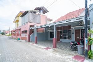 Gedung tempat hotel berlokasi