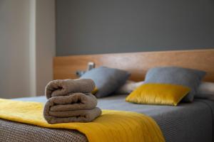 Cama o camas de una habitación en Hostal Restaurante Ibaisek