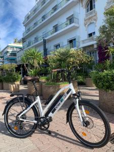 Afbeelding uit fotogalerij van Le Beau Séjour in Saint-Raphaël