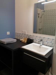 Ένα μπάνιο στο L'imprimerie, charmant pied à terre indépendant