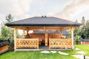 Ogród w obiekcie Apartamenty Franka Zakopane