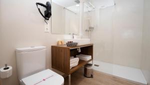 A bathroom at Encanto Tarazona