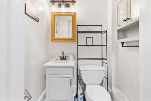 Ένα μπάνιο στο King,Parking,AC,Deck,Train,Uni,Hospital +39 φωτογραφίες