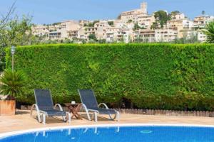 Bazén v ubytování Finca Son Macia, amplia piscina, jardines en Selva, cerca de playas nebo v jeho okolí