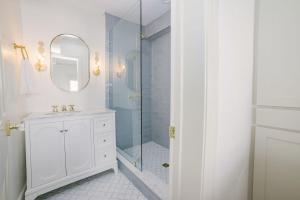 Phòng tắm tại Guesthouse Charleston EAST 42 A & B