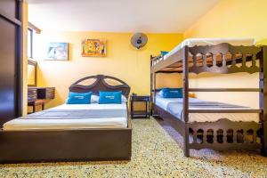 Двуетажно легло или двуетажни легла в стая в Ayenda Almirante