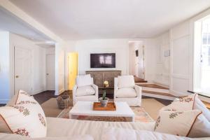TV a/nebo společenská místnost v ubytování Guesthouse Charleston EAST 42 D