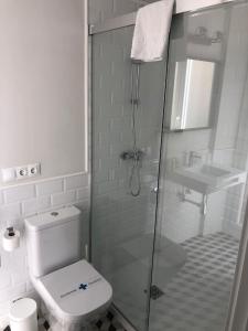 A bathroom at Hostal Hom Museo