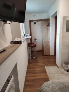 Kuchyňa alebo kuchynka v ubytovaní Homestay Stróżówka