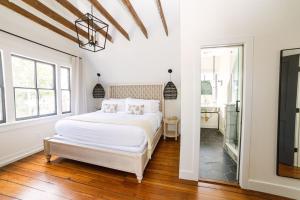 Postel nebo postele na pokoji v ubytování Guesthouse Charleston EAST 46 H
