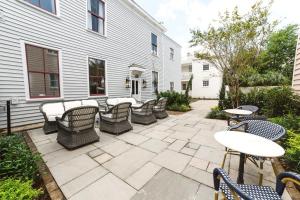 Kawasan patio atau luaran di Guesthouse Charleston EAST 46 H