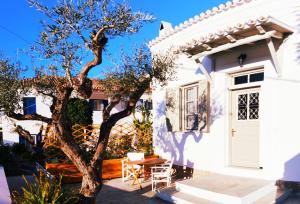 The building in which the holiday home is located
