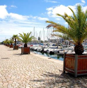 Gallery image of Le Sleepway Lorient in Lorient