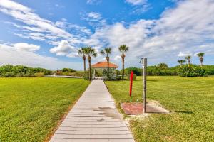 Lands End #401 building 10 - Beach Front