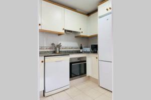 A kitchen or kitchenette at Agradable casa para disfrutar con los tuyos
