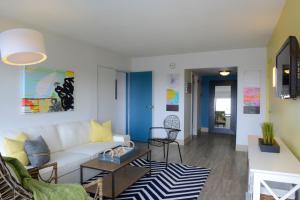 TV a/nebo společenská místnost v ubytování Beach House Dewey