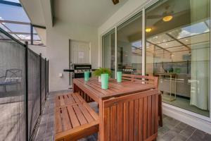 Ảnh trong thư viện ảnh của Windsor Island Resort 5 Bedroom Townhome Private Pool Disney ở Davenport