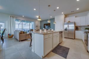 Ảnh trong thư viện ảnh của Windsor Island Resort 5 Bedroom Townhome Private Pool Disney ở Davenport