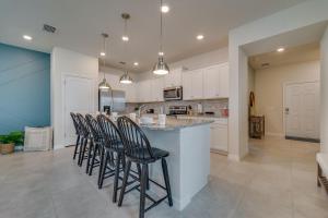 Ảnh trong thư viện ảnh của Windsor Island Resort 5 Bedroom Townhome Private Pool Disney ở Davenport +47 ảnh