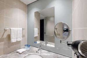 Un baño de Radisson Blu Anchorage Hotel