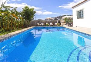 Πισίνα στο ή κοντά στο Villa Manuel in Nerja