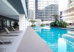 Bazén v ubytování KL Gateway Premium Residences by Moka nebo v jeho okolí