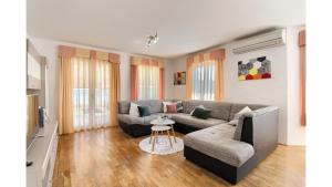 Posezení v ubytování Holiday Home Tina by Rent Istria