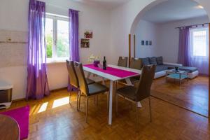 Fotografia z galérie ubytovania Apartments in Crikvenica 39224 v destinácii Crikvenica