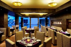Posezení v ubytování Golden Tulip Bhiwadi